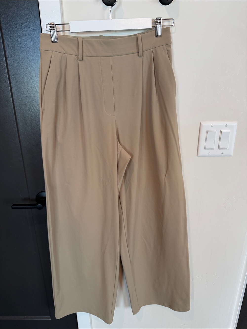 Wide Leg Cropped Pants in Khaki
